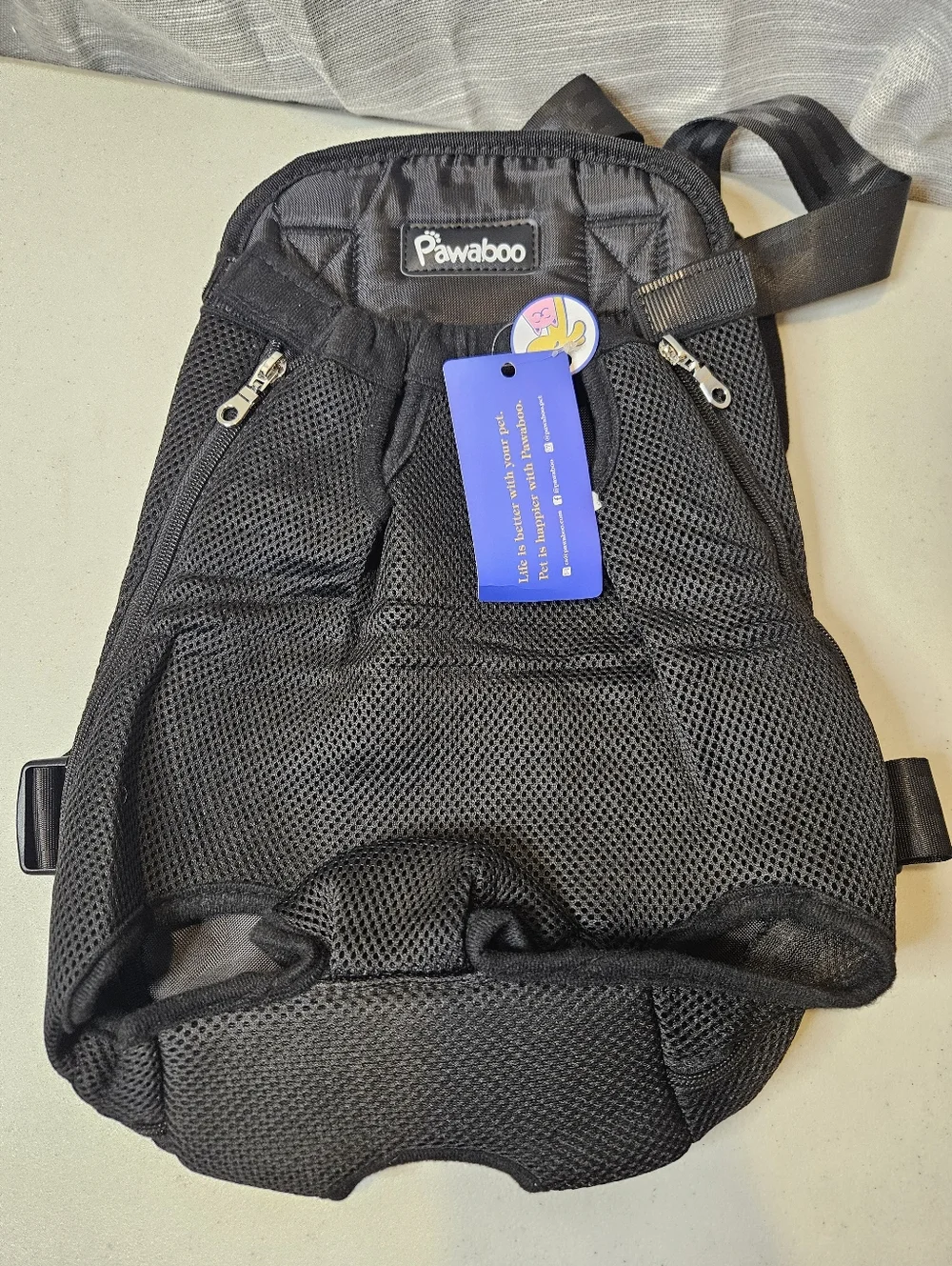 Pawaboo Pet Carrier Backpack, Legs Out, Easy-Fit for Traveling. XL NEW!
